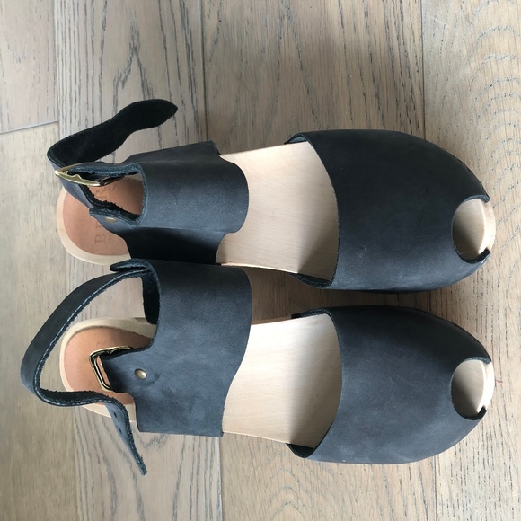 bryr miranda peep toe clogs